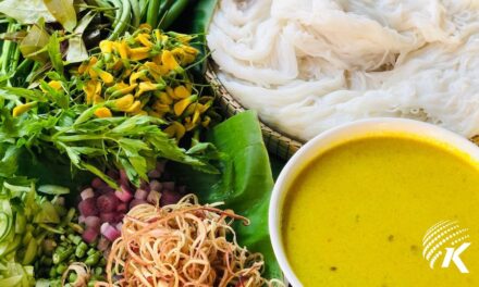 Nom nom nom Nom Banh Chok